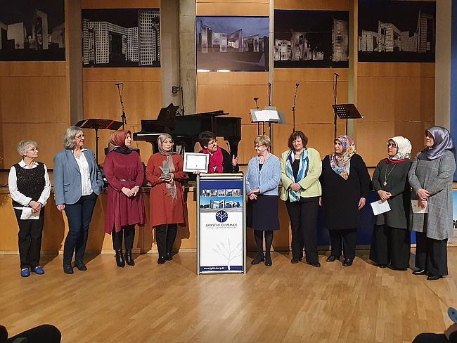 Frauen aller Länder laden ein