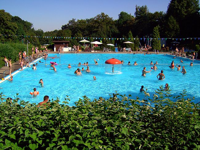 Förderverein Romanusbad Siebenlehn e.V.: Zusammen geht alles leichter: Bädersterben? Nicht mit uns!