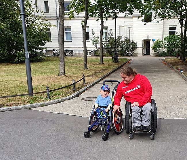 Rollstuhl-Parcours für Kinder