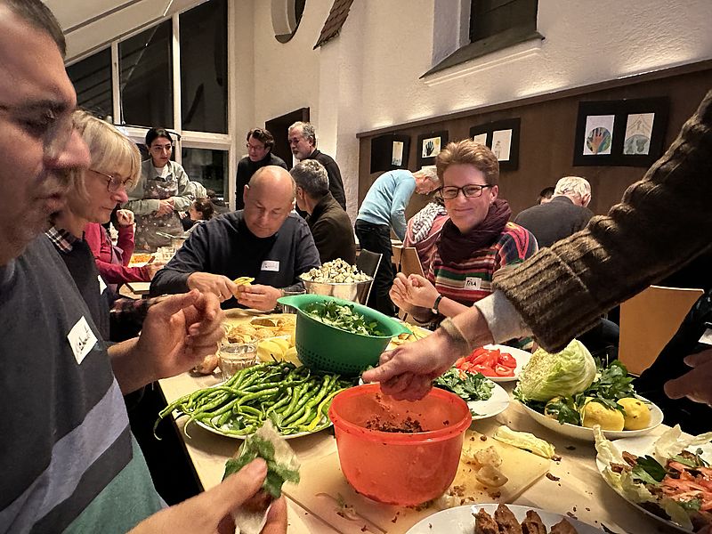Gemeinsm kochen & essen bringt Menschen zusammen