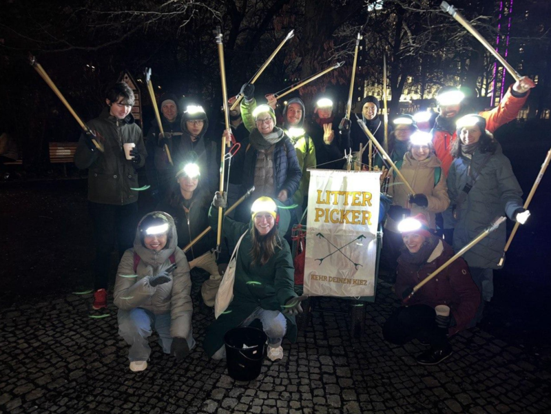 Im Winter mit Kopflampen Die Litterpicker sind zu jeder Jahreszeit und bei jedem Wetter unterwegs