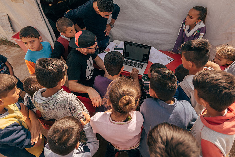 Kunstprojekt mit Kindern und Jugendliche in einem Camp im Irak