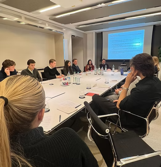 Weiterbildungsveranstaltung für unsere Mitglieder bei einer Partnerkanzlei